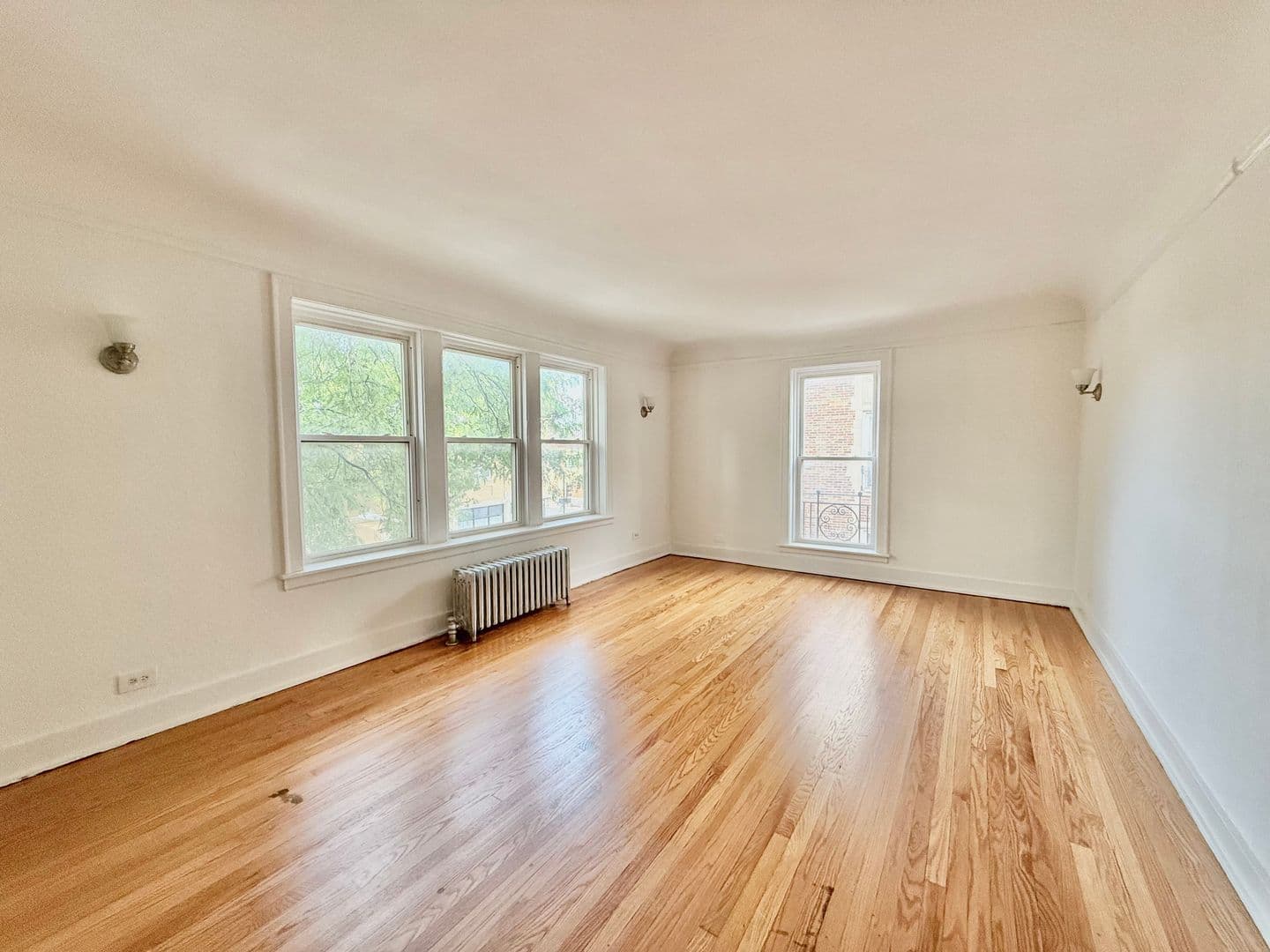 Chicago Apartment: 2801 W Lunt