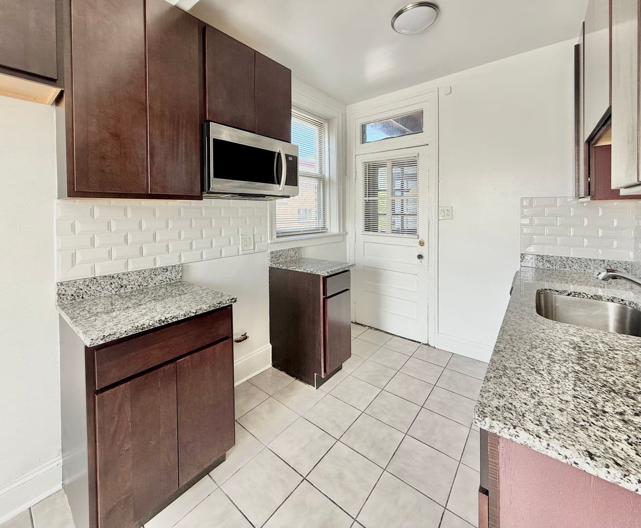 Chicago Apartment: 6300-10 N. Leavitt/2200-06 W Rosemont