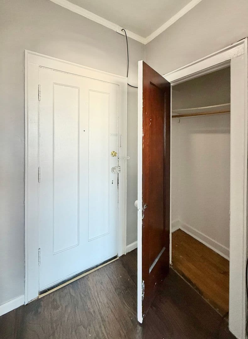 Chicago Apartment: 2349-2359 W Devon - 6351-6355 N Western