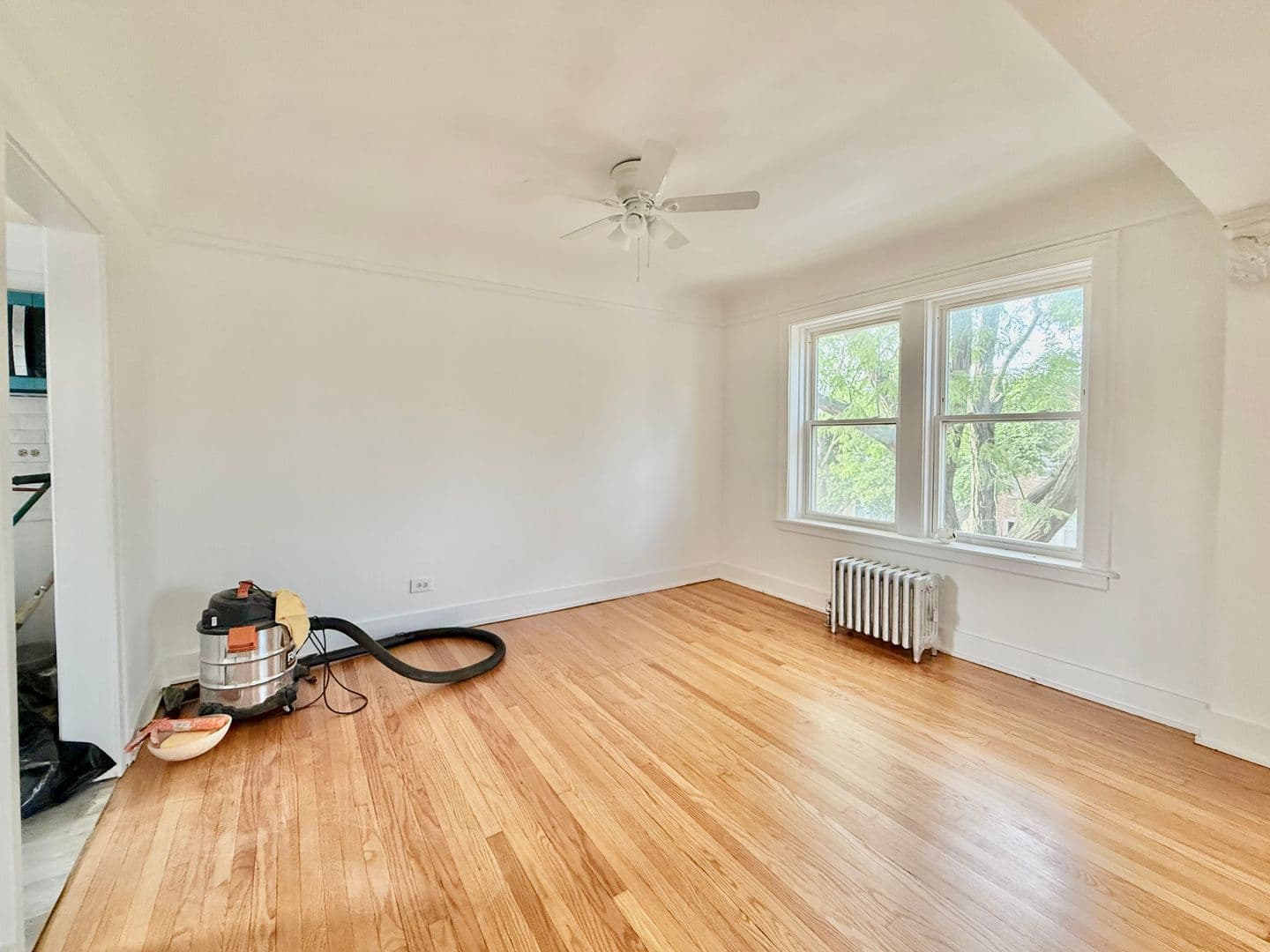 Chicago Apartment: 2801 W Lunt