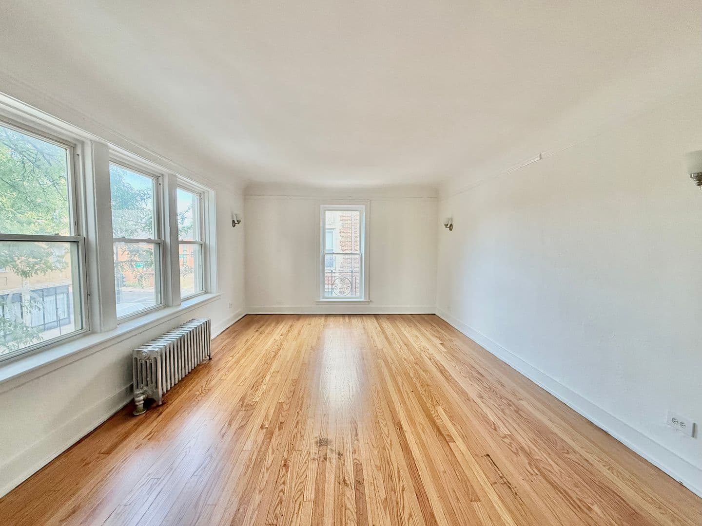 Chicago Apartment: 2801 W Lunt