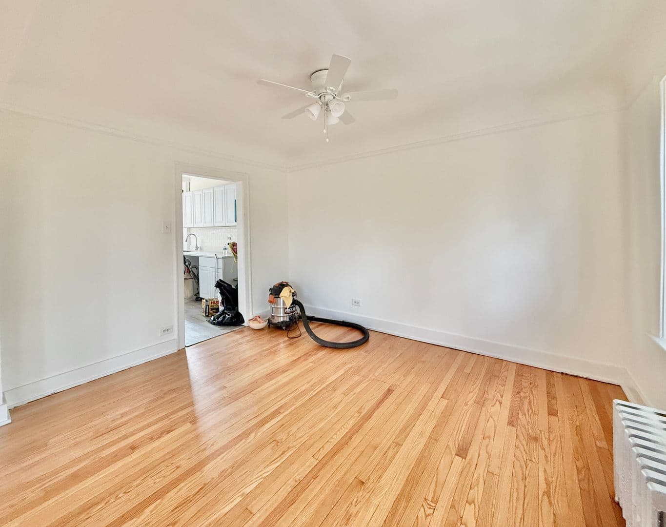 Chicago Apartment: 2801 W Lunt