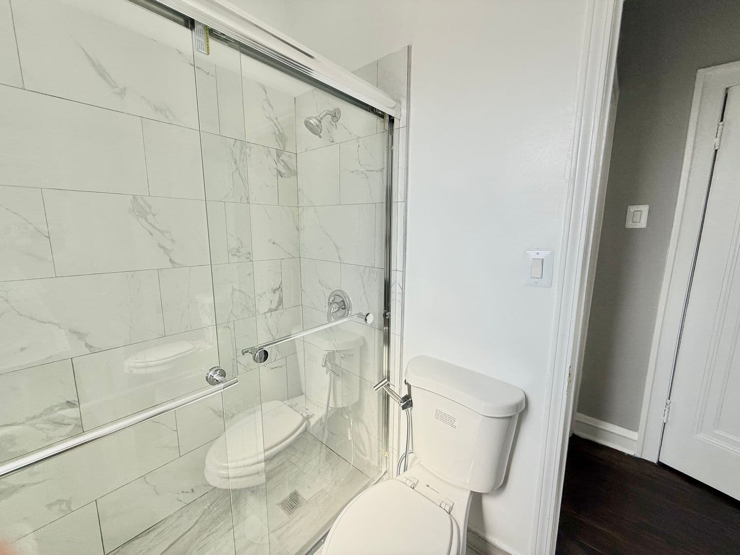 Chicago Apartment: 6300-10 N. Leavitt/2200-06 W Rosemont