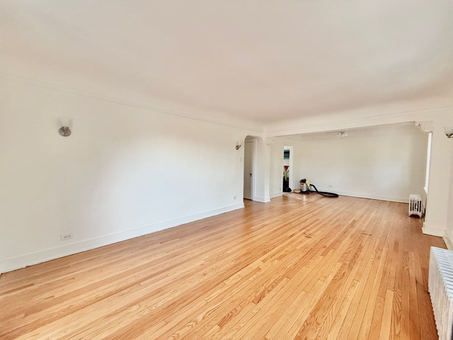 Chicago Apartment: 2801 W Lunt