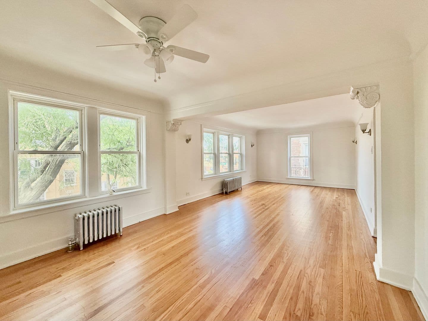 Chicago Apartment: 2801 W Lunt