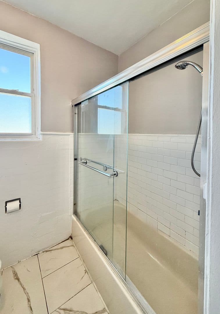 Chicago Apartment: 2349-2359 W Devon - 6351-6355 N Western