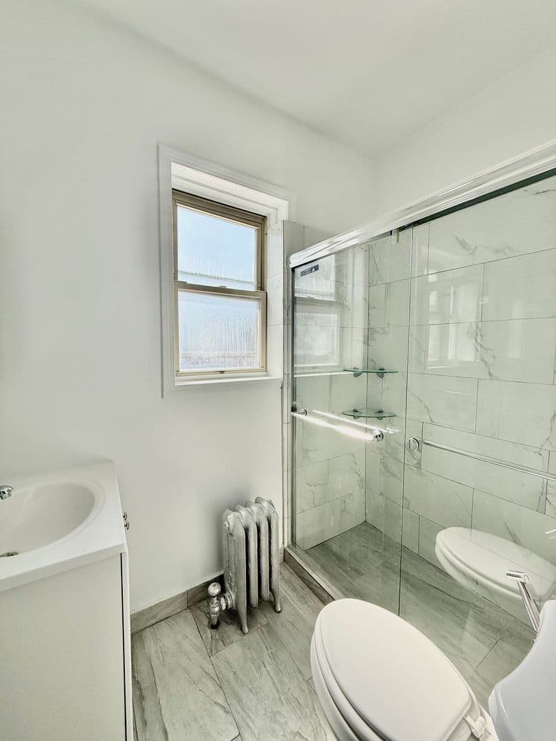 Chicago Apartment: 6300-10 N. Leavitt/2200-06 W Rosemont