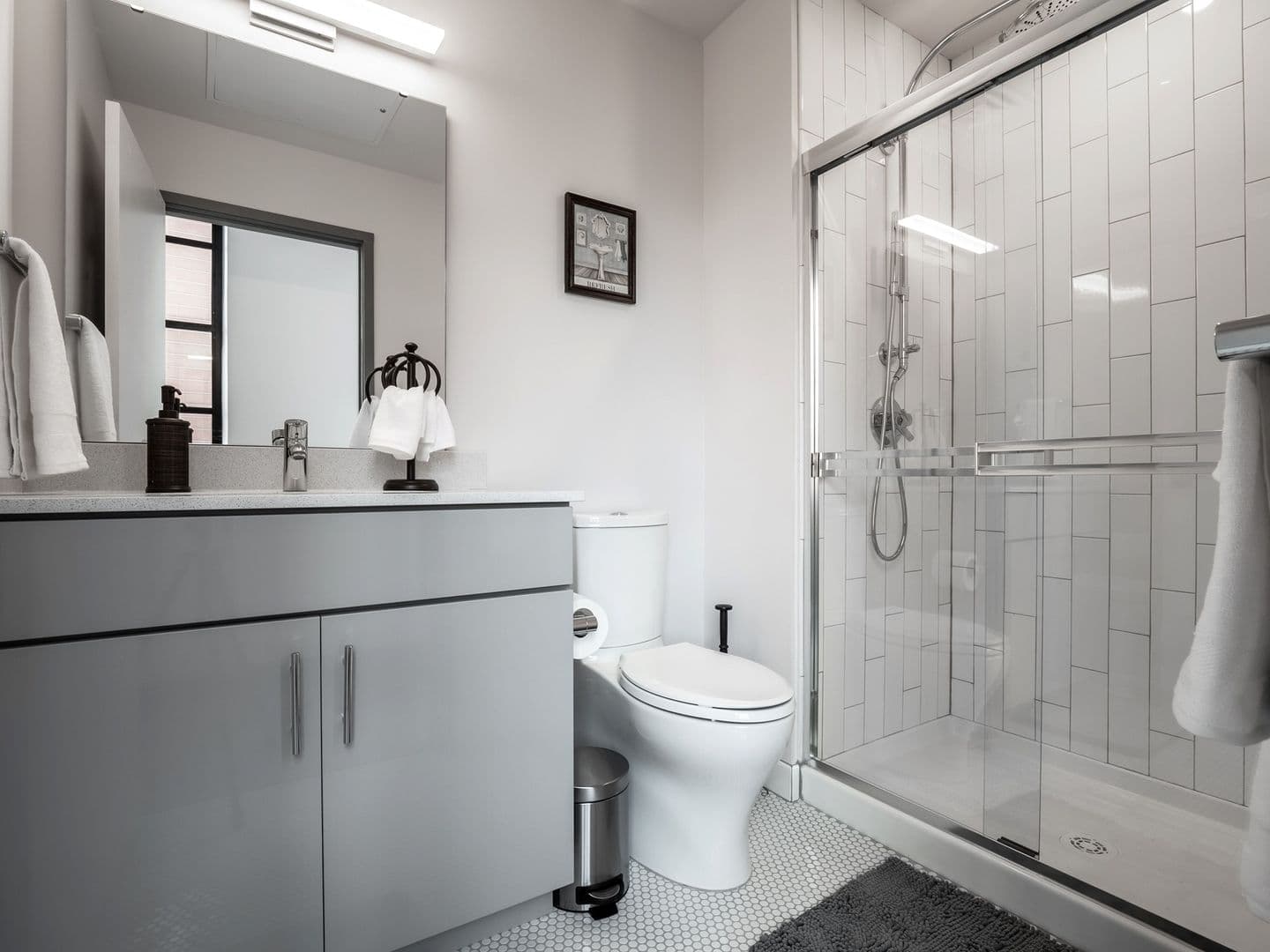 Cincinnati Apartment: 126 E 6th St