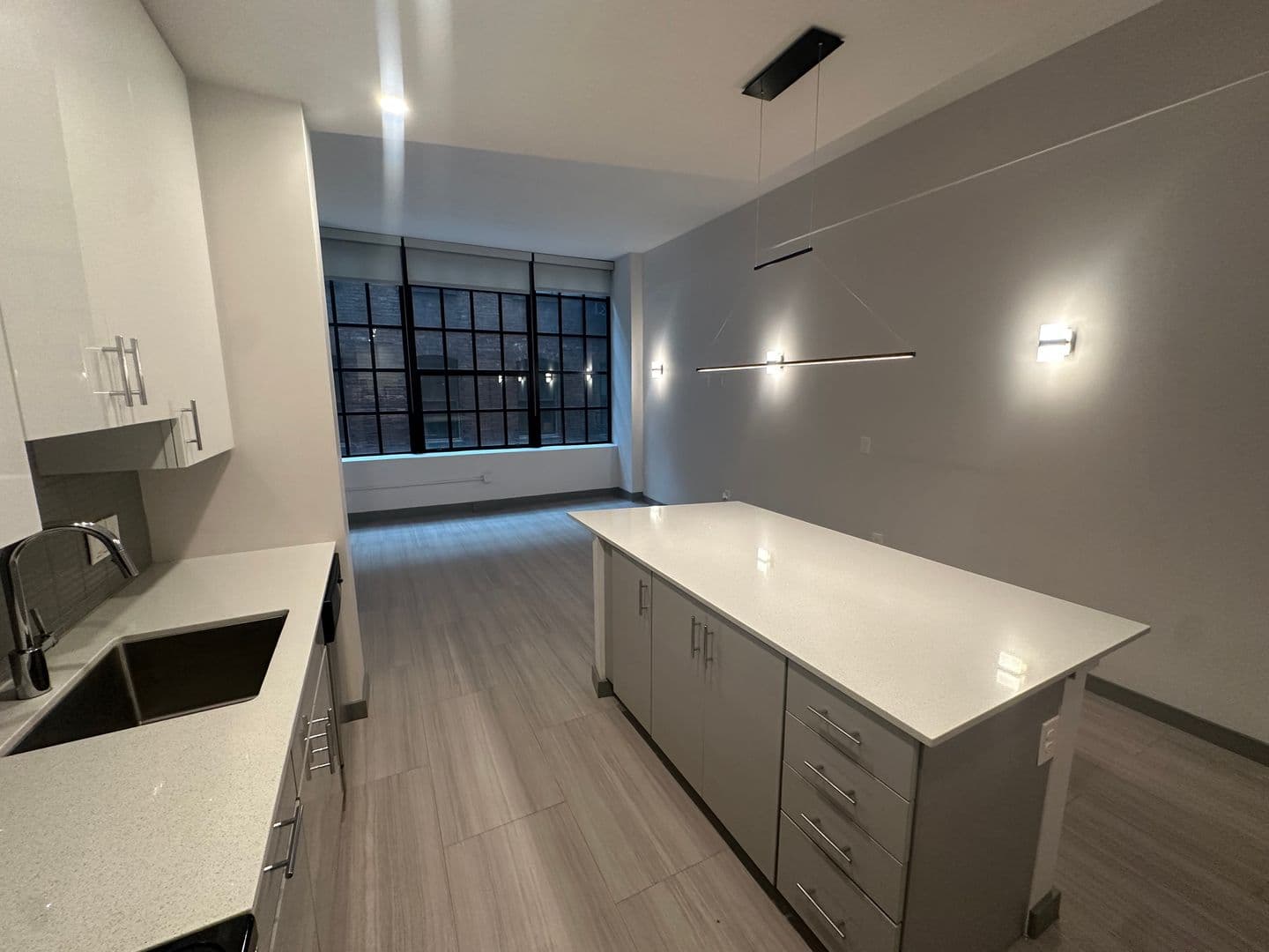 Cincinnati Apartment: 126 E 6th St