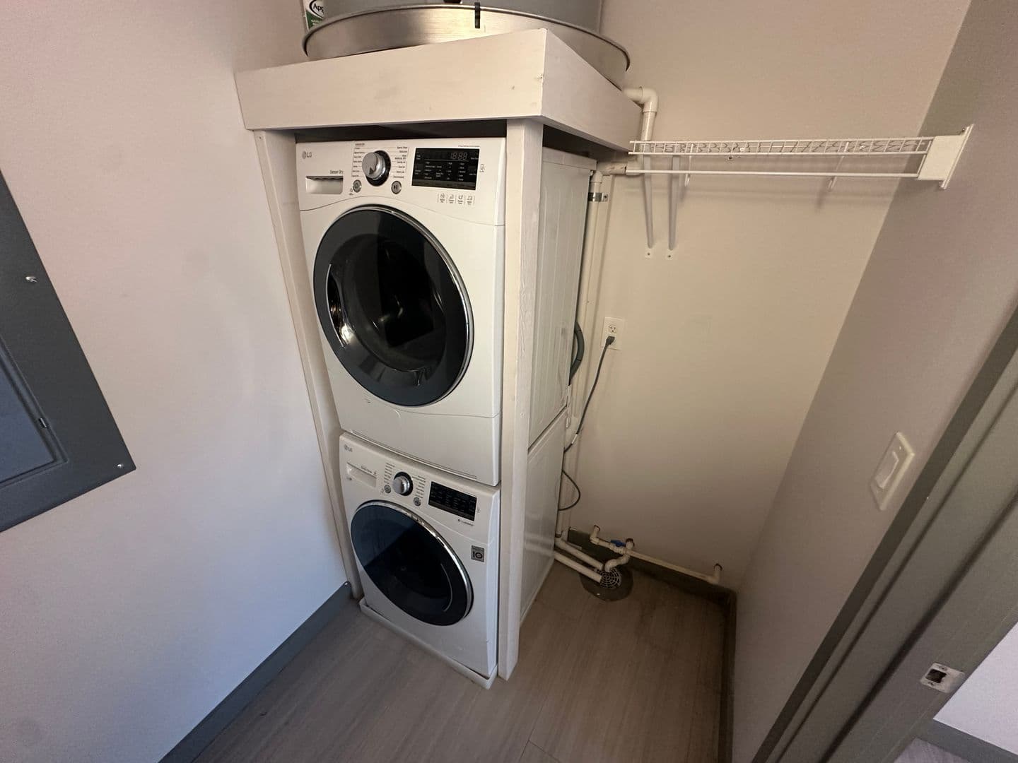 Cincinnati Apartment: 126 E 6th St
