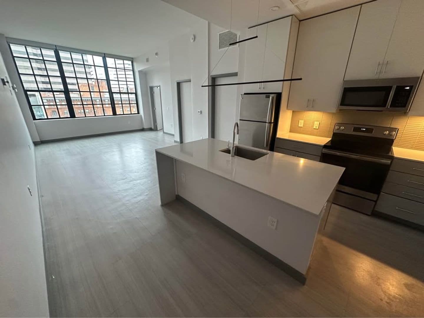 Cincinnati Apartment: 126 E 6th St
