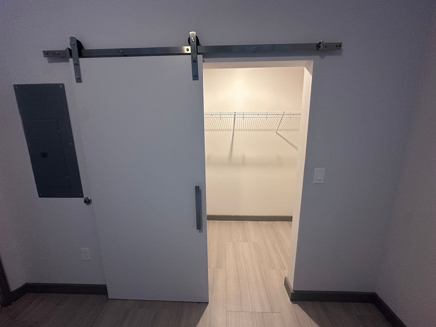 Cincinnati Apartment: 126 E 6th St