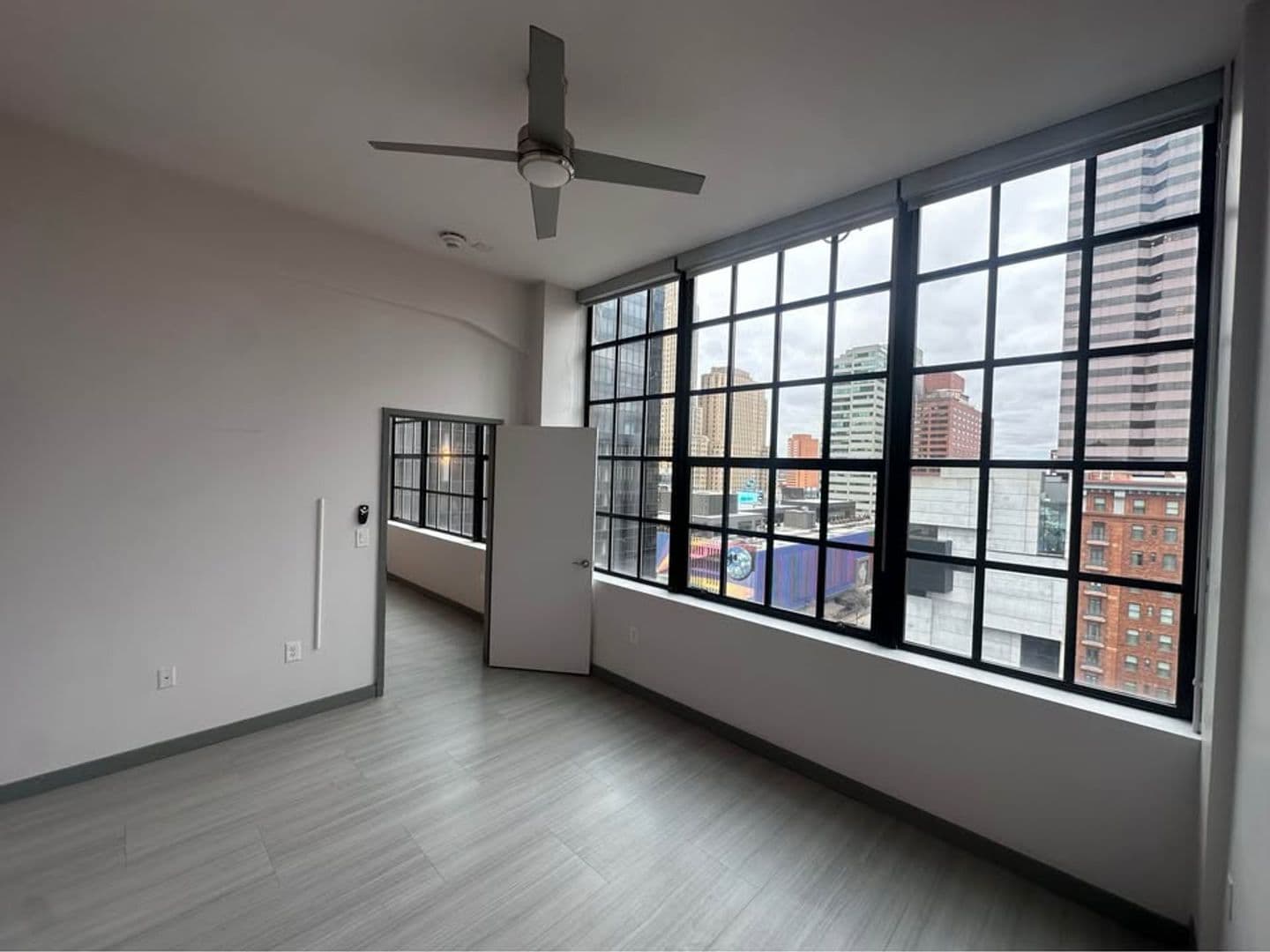 Cincinnati Apartment: 126 E 6th St
