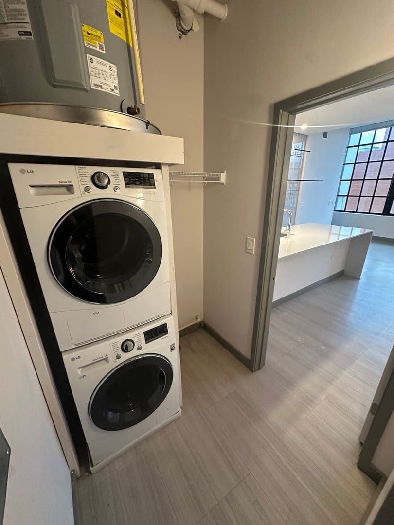 Cincinnati Apartment: 126 E 6th St