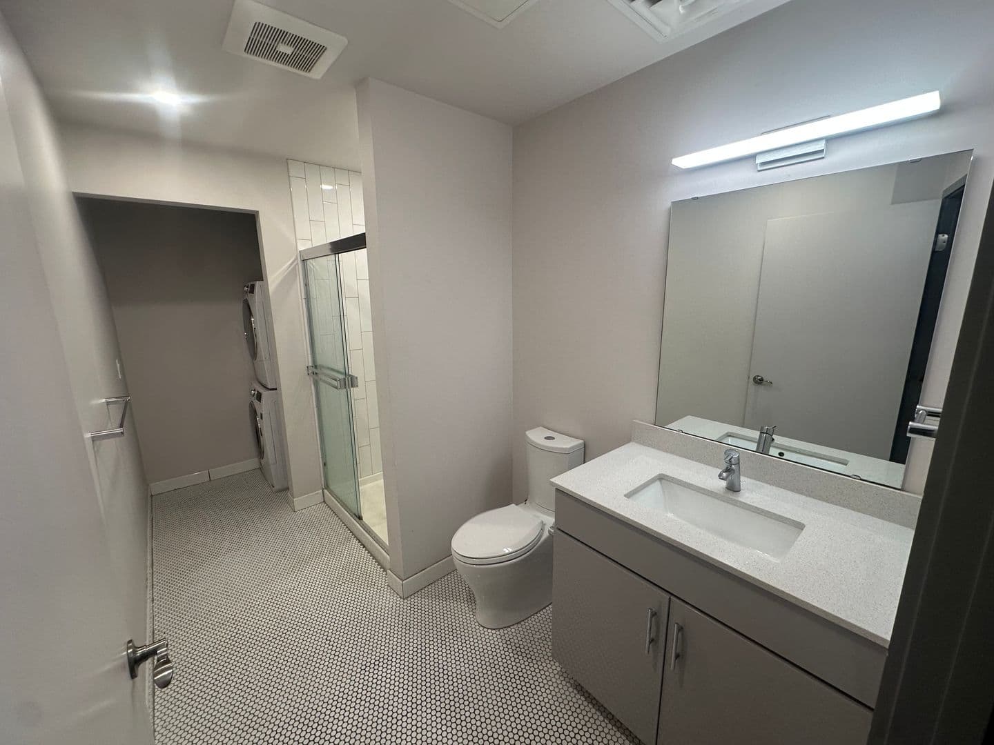 Cincinnati Apartment: 126 E 6th St