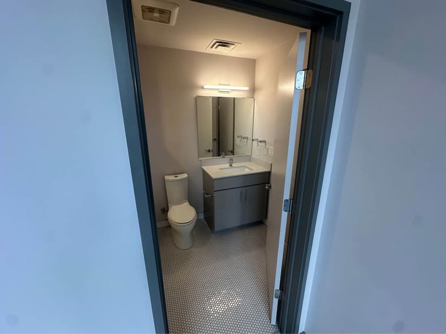 Cincinnati Apartment: 126 E 6th St