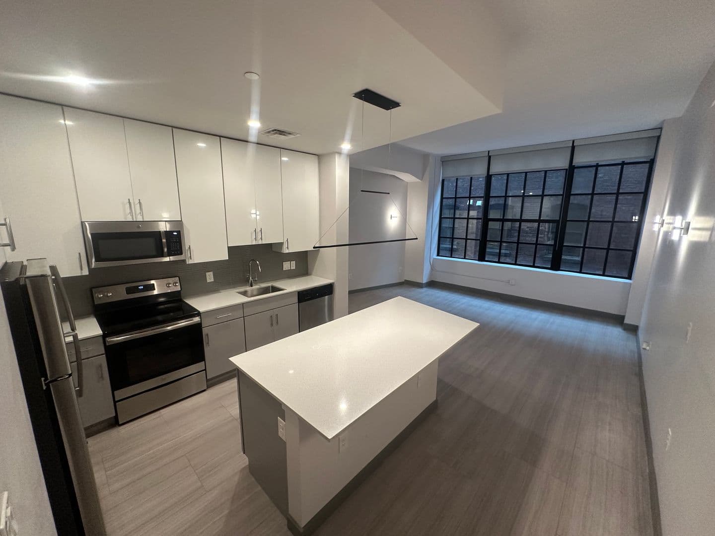Cincinnati Apartment: 126 E 6th St