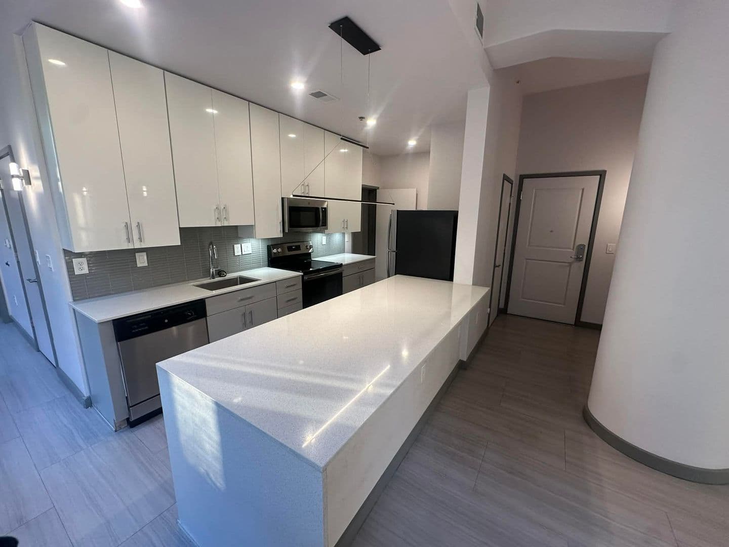 Cincinnati Apartment: 126 E 6th St
