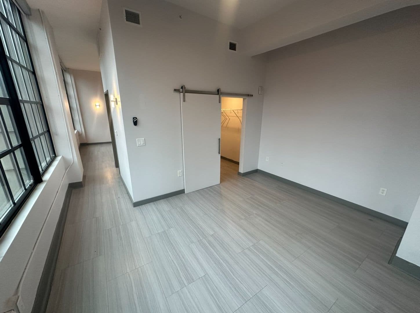 Cincinnati Apartment: 126 E 6th St