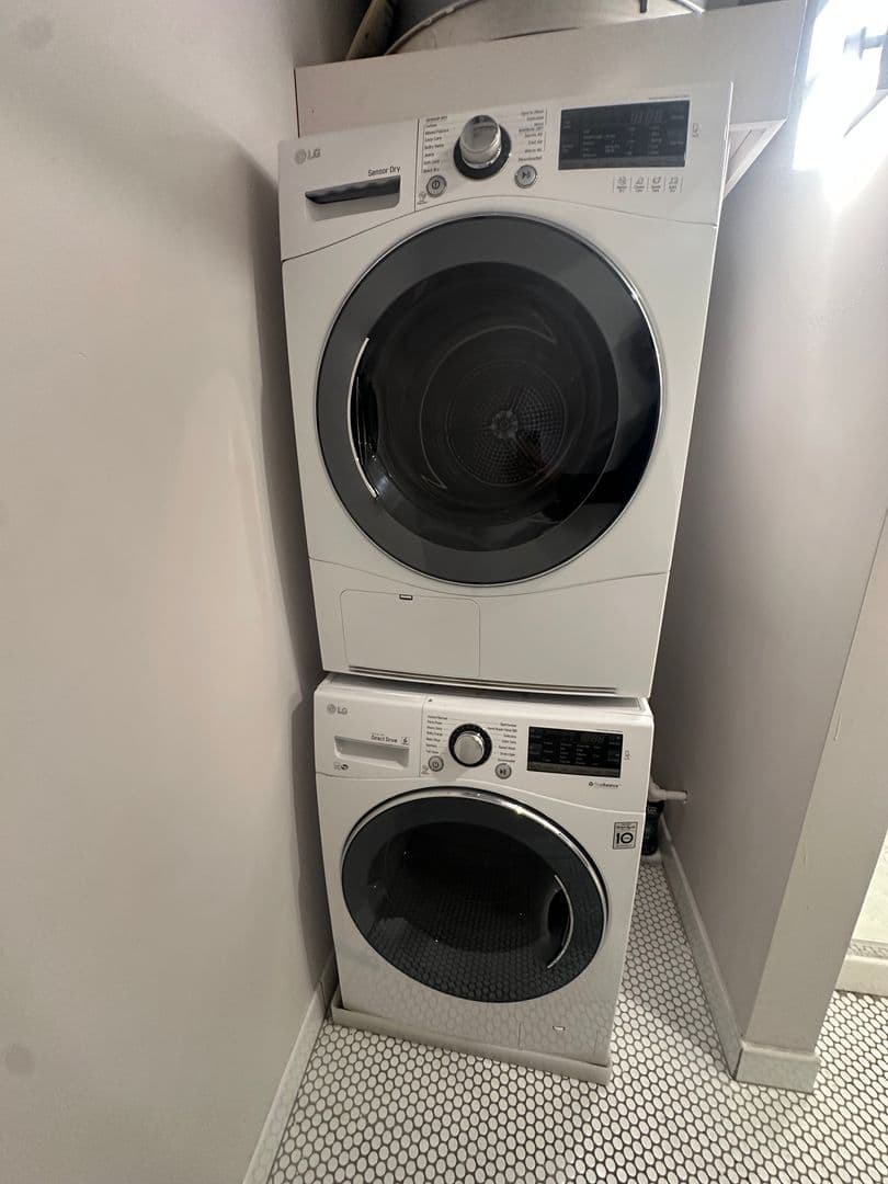 Cincinnati Apartment: 126 E 6th St
