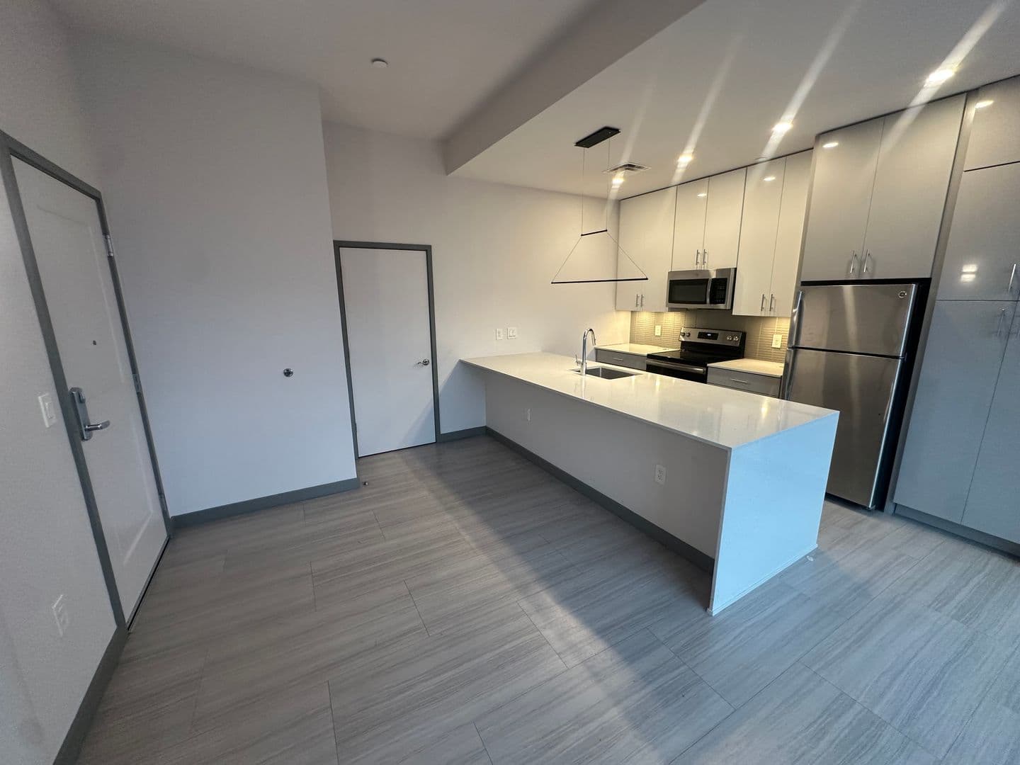 Cincinnati Apartment: 126 E 6th St