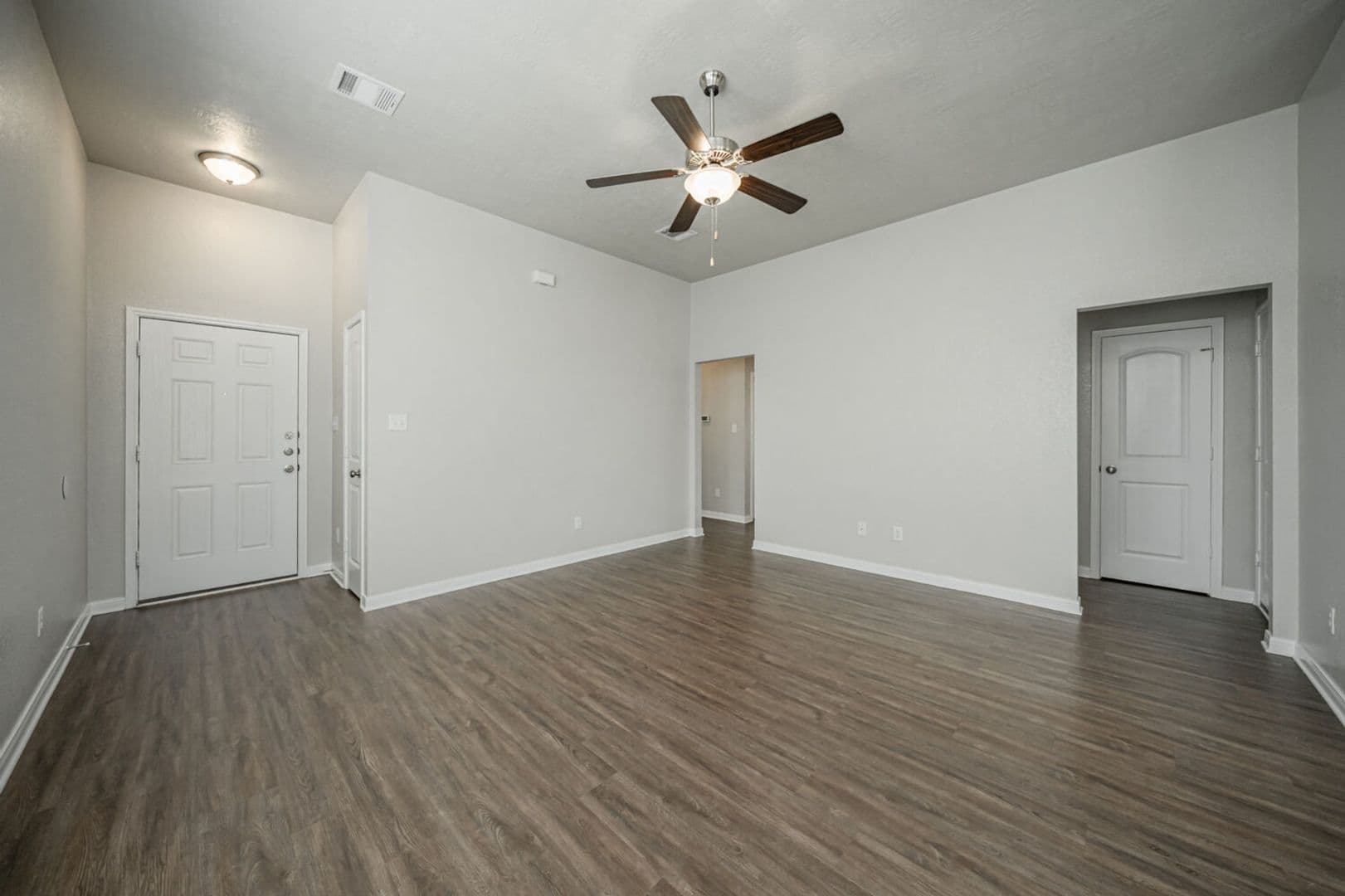 Bryan House: 2003 Viva Rd
