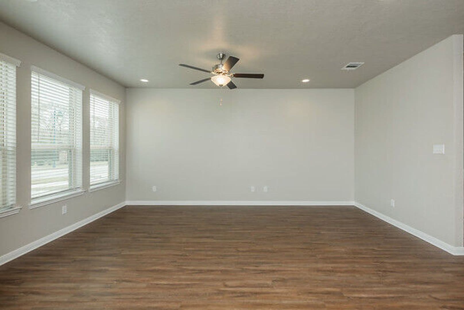 Bryan Townhome: 4089 Cross Park Drive #211