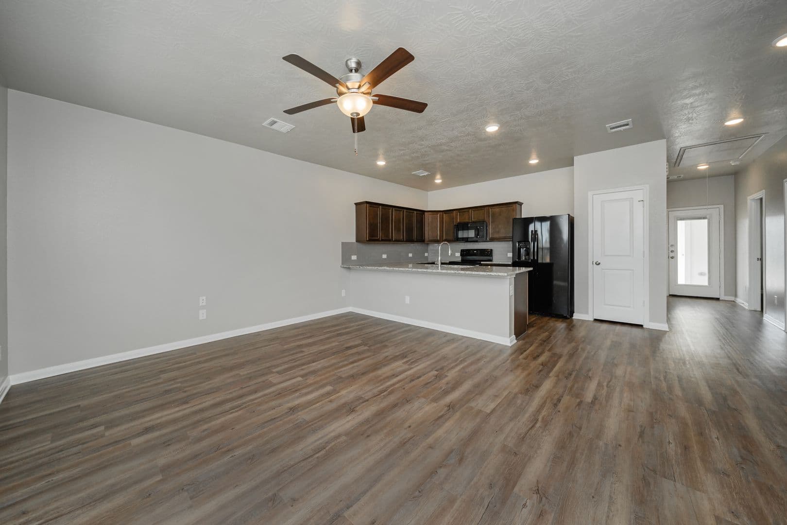 Brenham Townhome: 1142 Trellis Pass - 1