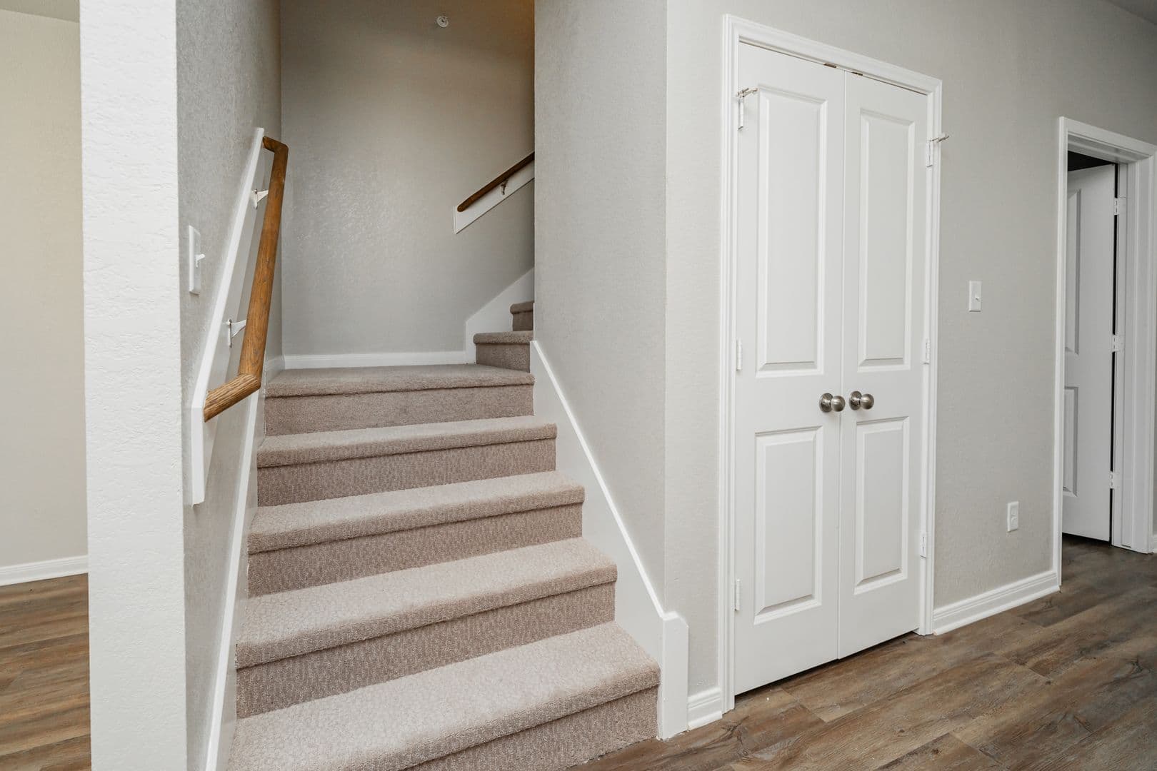 Bryan Townhome: 4089 Cross Park Drive - 512
