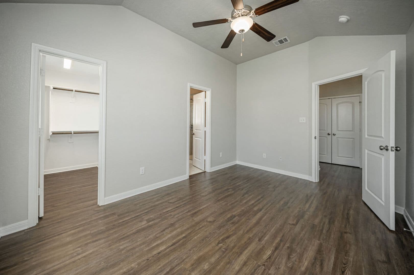 Bryan House: 2003 Viva Rd