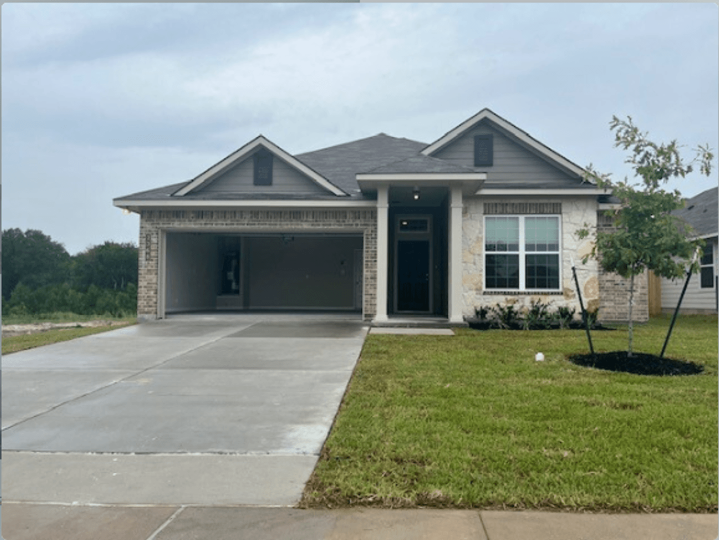 Bryan House: 1368 Kingsgate Drive