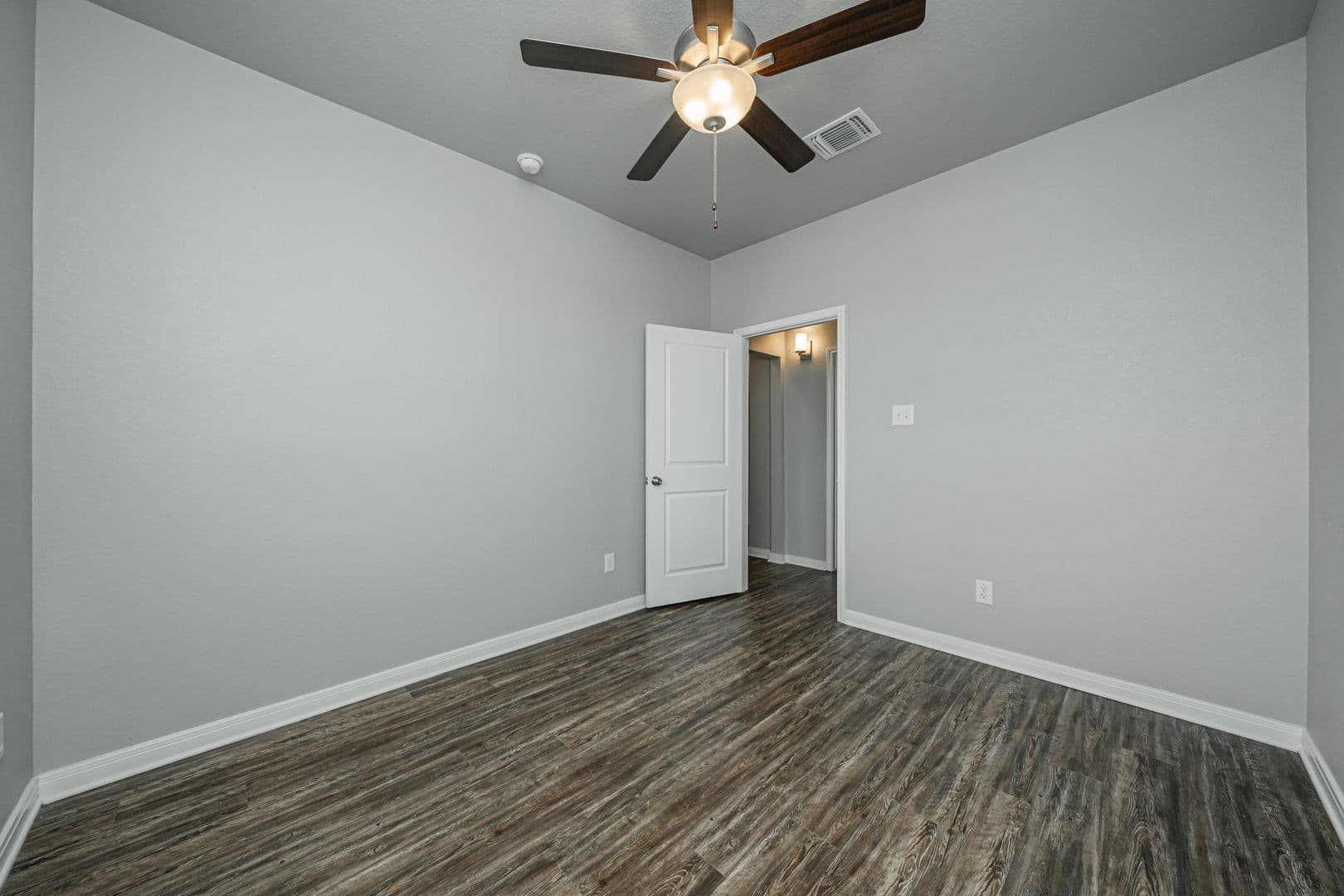 Bryan House: 1368 Kingsgate Drive