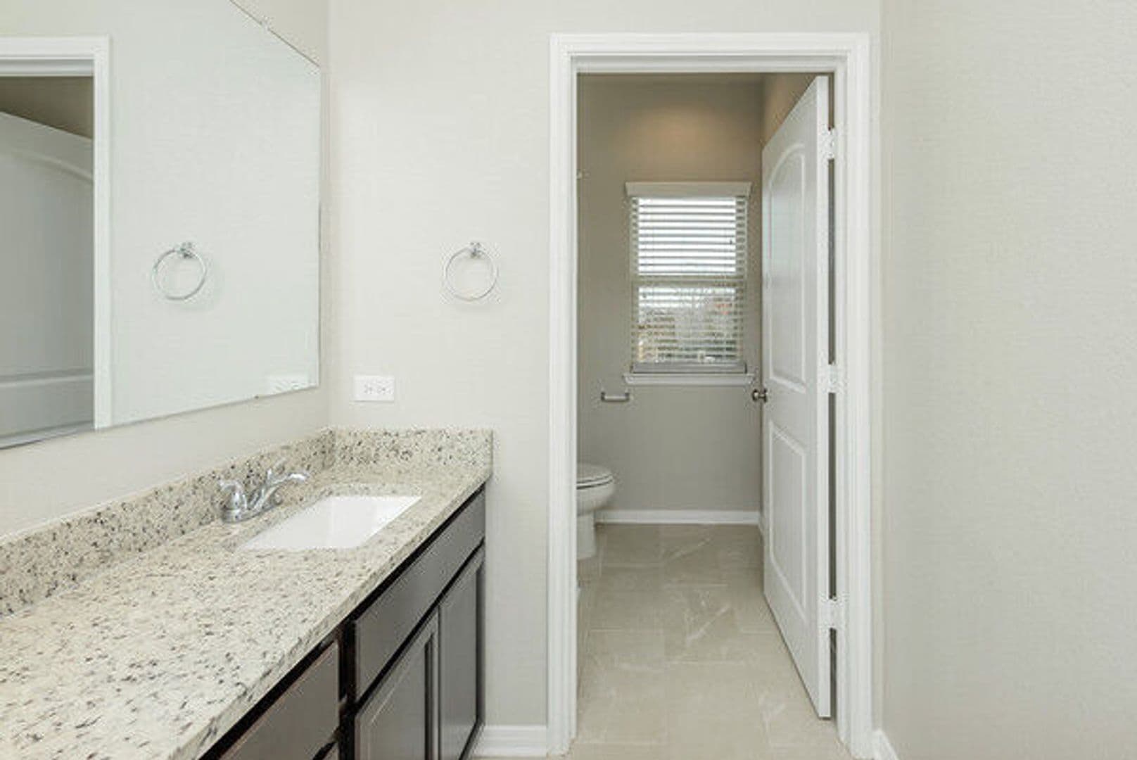 Bryan Townhome: 4089 Cross Park Drive #211