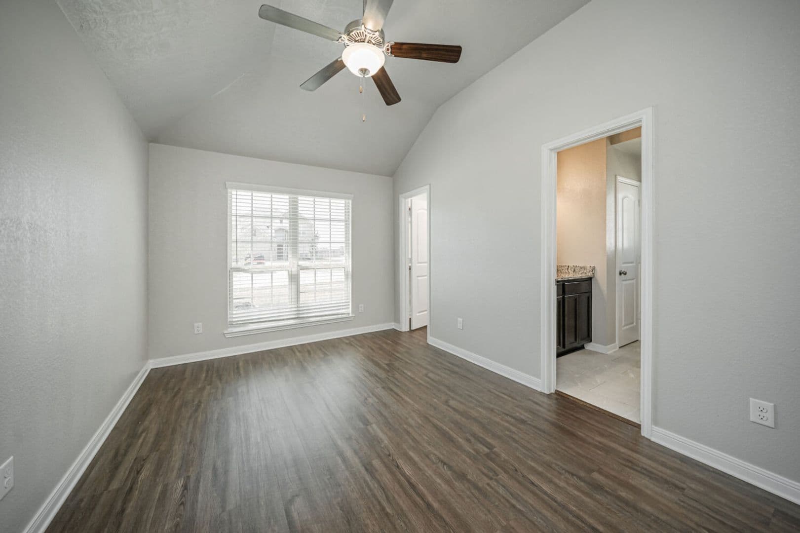 Bryan House: 2003 Viva Rd