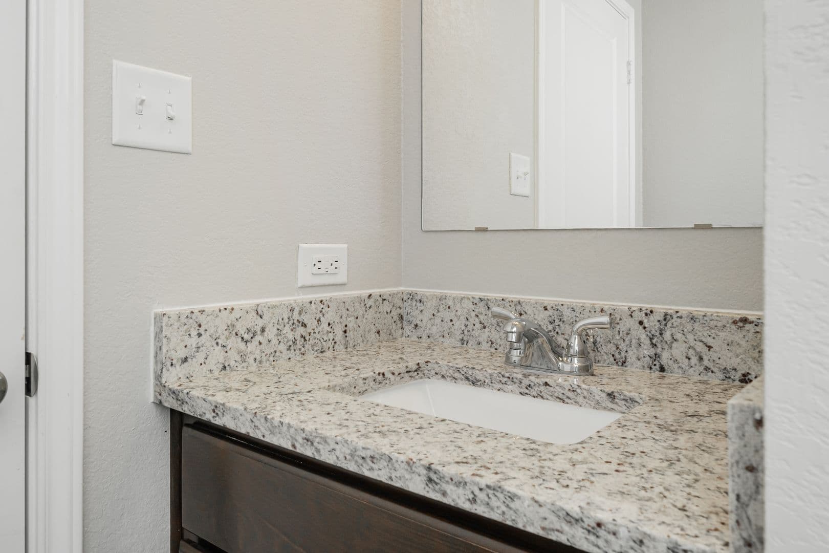 Bryan Townhome: 4089 Cross Park Drive - 512