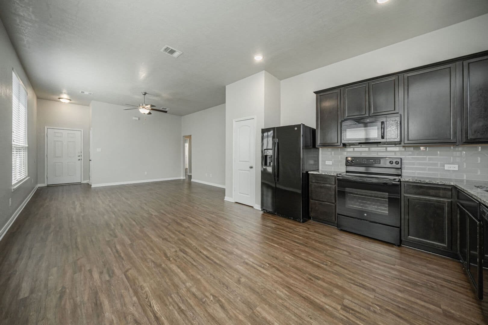 Bryan House: 2003 Viva Rd