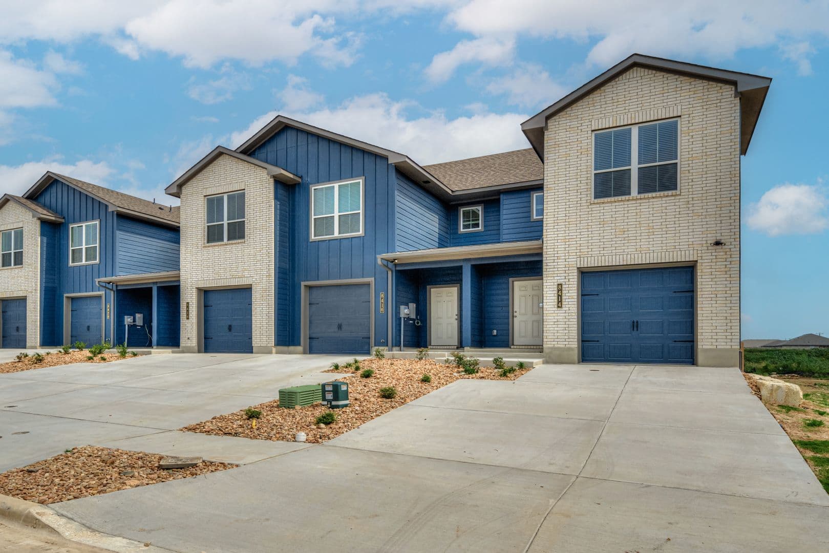Temple House: 8467 Adelaide Dr