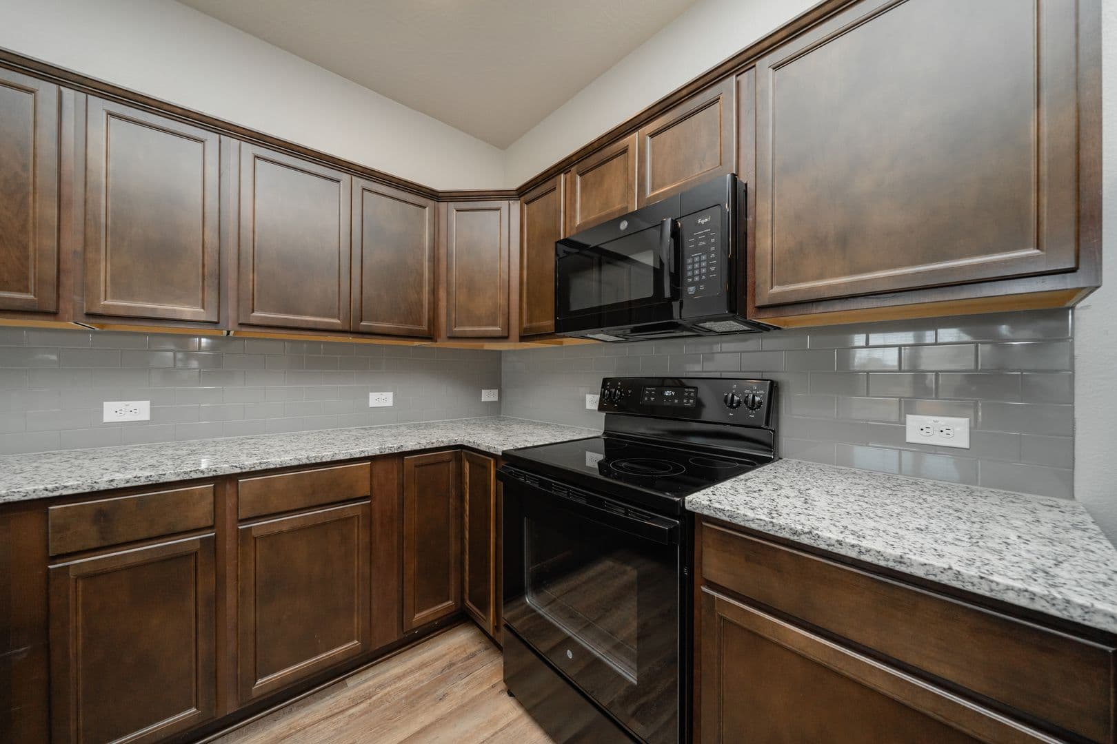 Brenham Townhome: 2015 Vintage Farms Way - 1