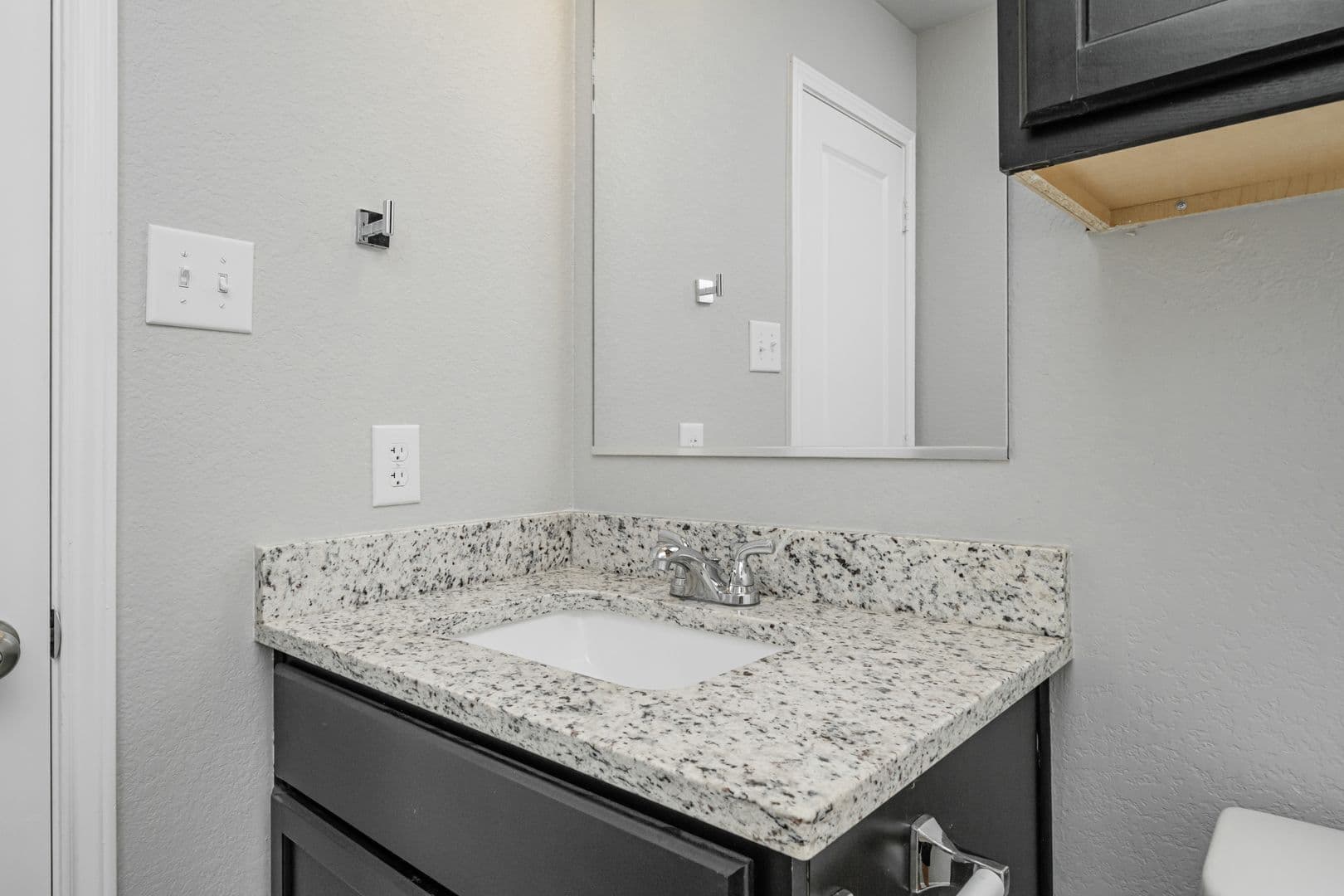 Bryan House: 1368 Kingsgate Drive