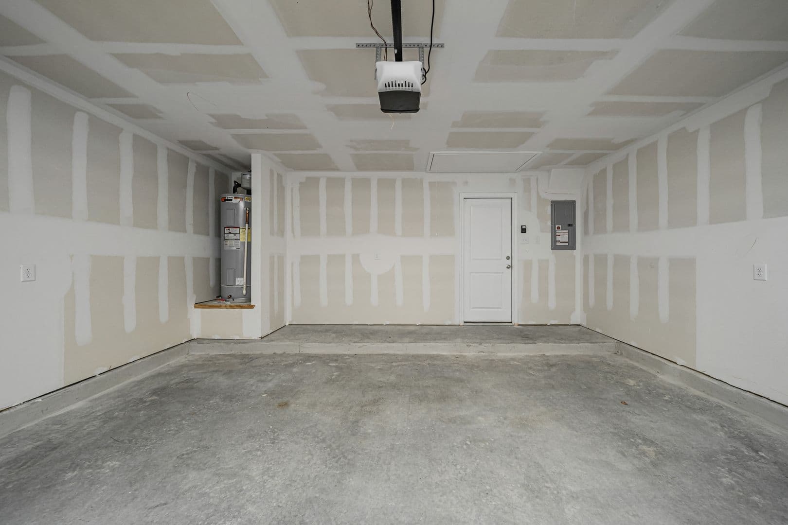 Bryan House: 1368 Kingsgate Drive