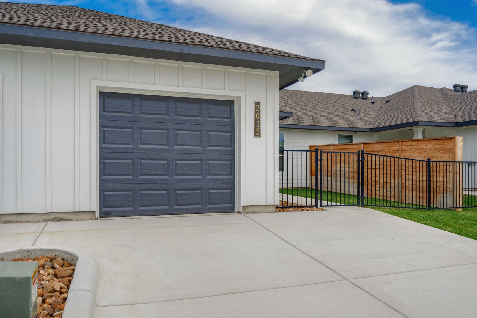 Brenham Townhome: 2015 Vintage Farms Way - 1