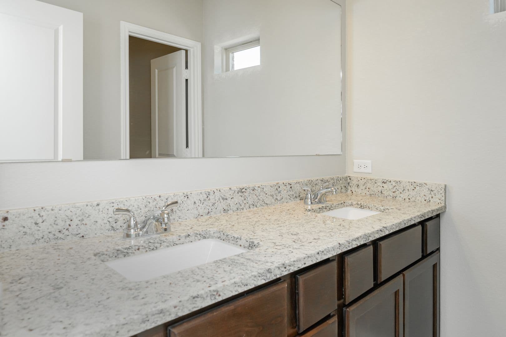 Bryan Townhome: 4089 Cross Park Drive - 512
