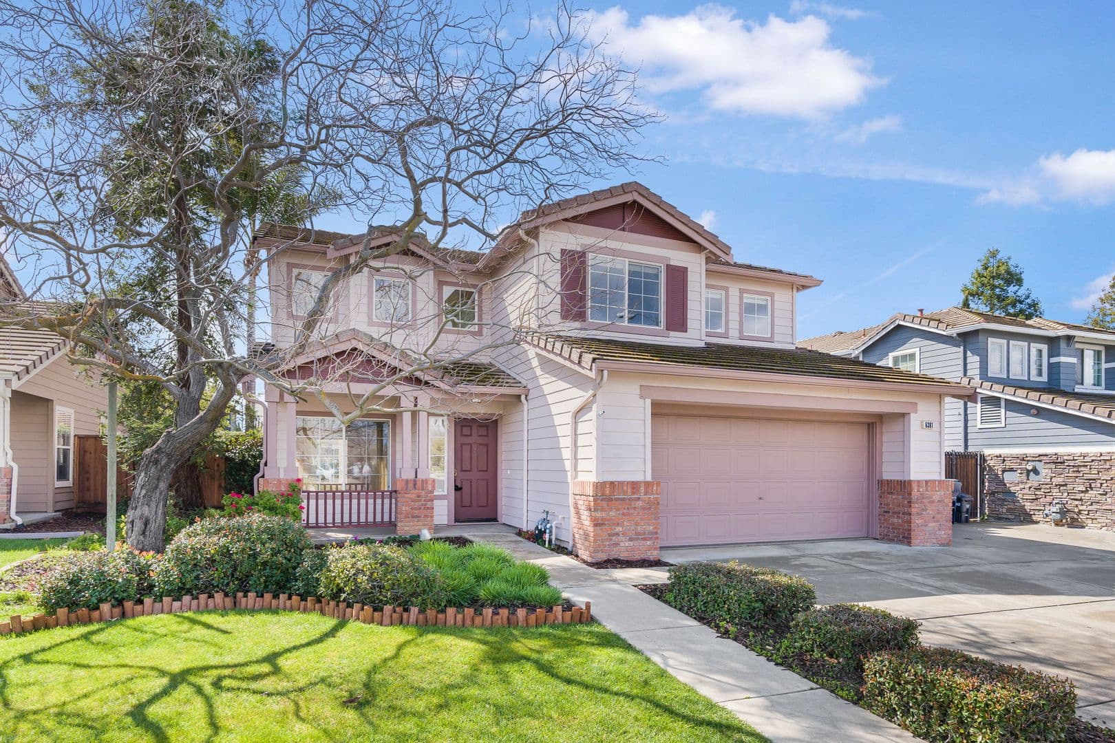 Livermore House: 6381 Scenic Ave