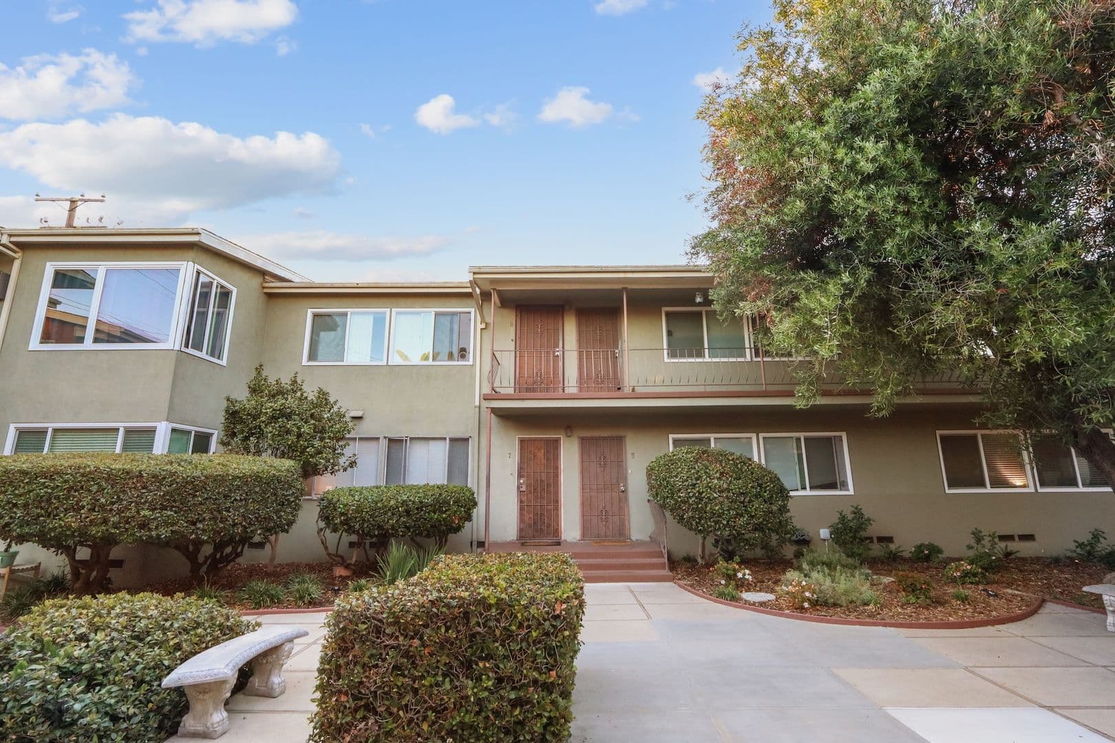 Long Beach Condo: 1020 E 2nd St Unit 08