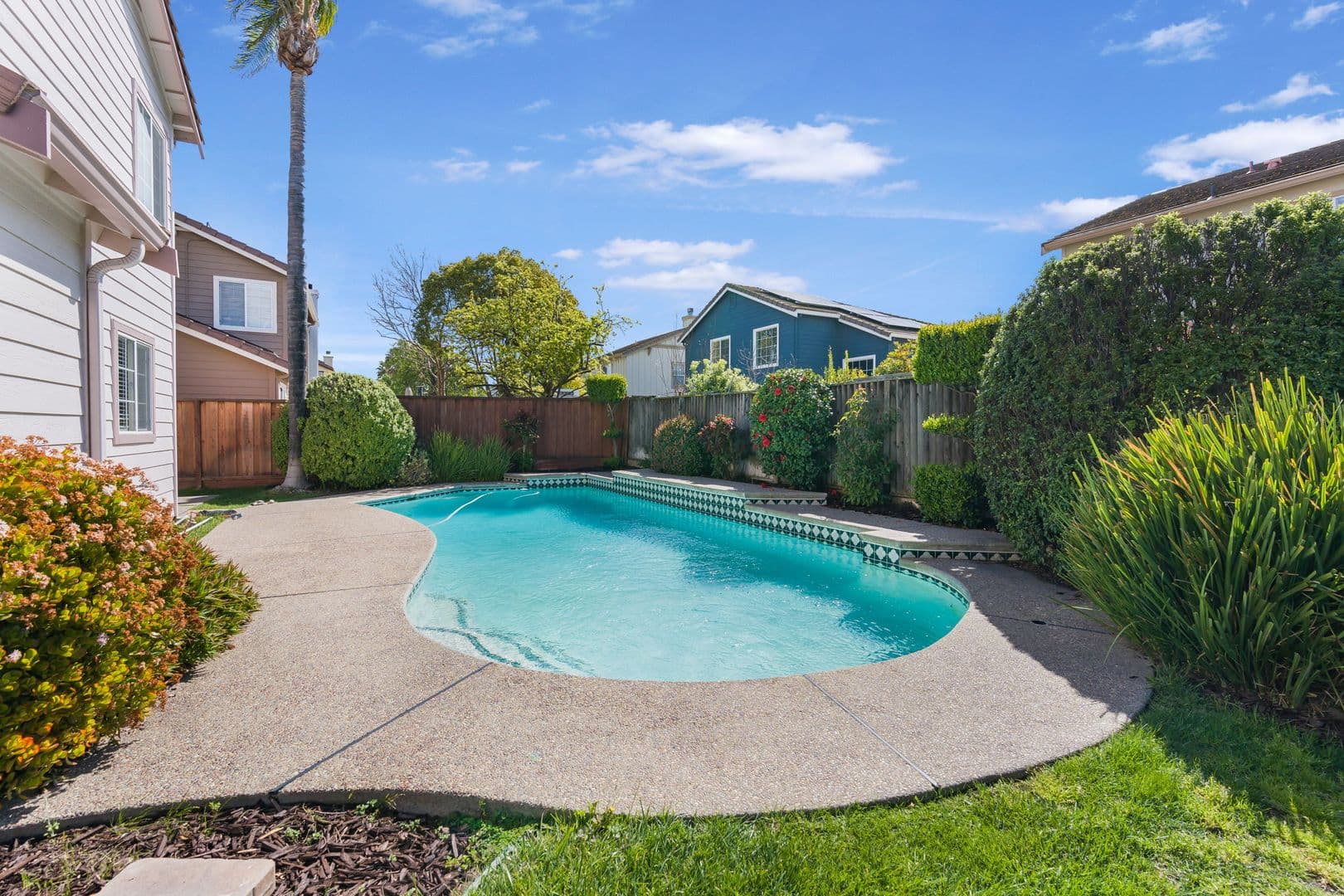Livermore House: 6381 Scenic Ave