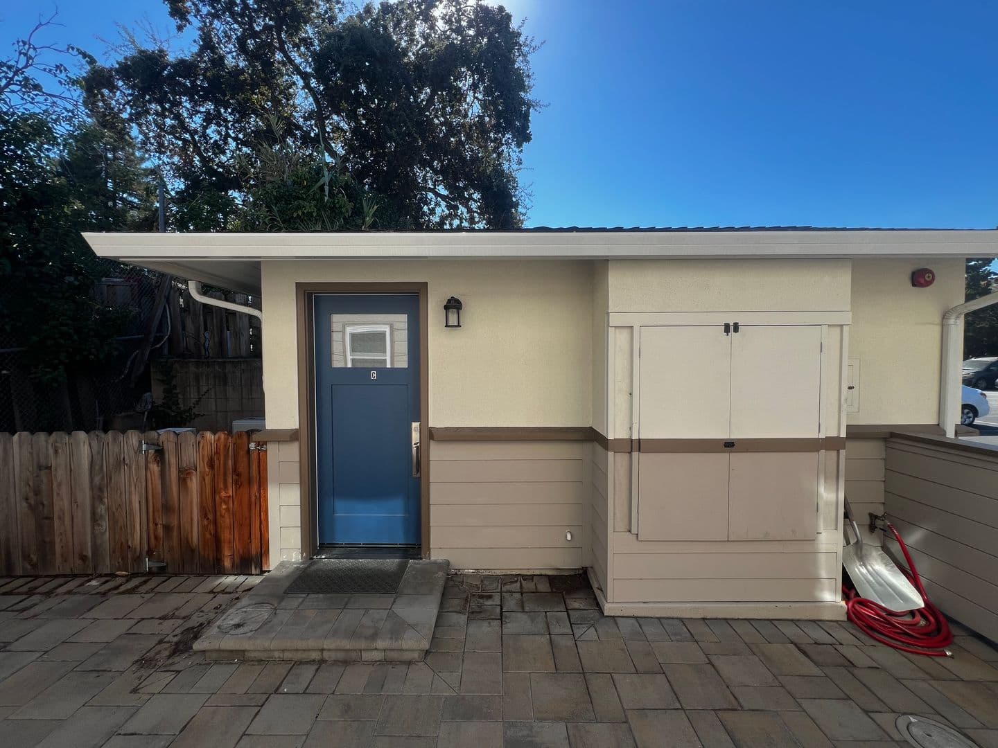 Menlo Park Apartment: 2025 Avy Ave