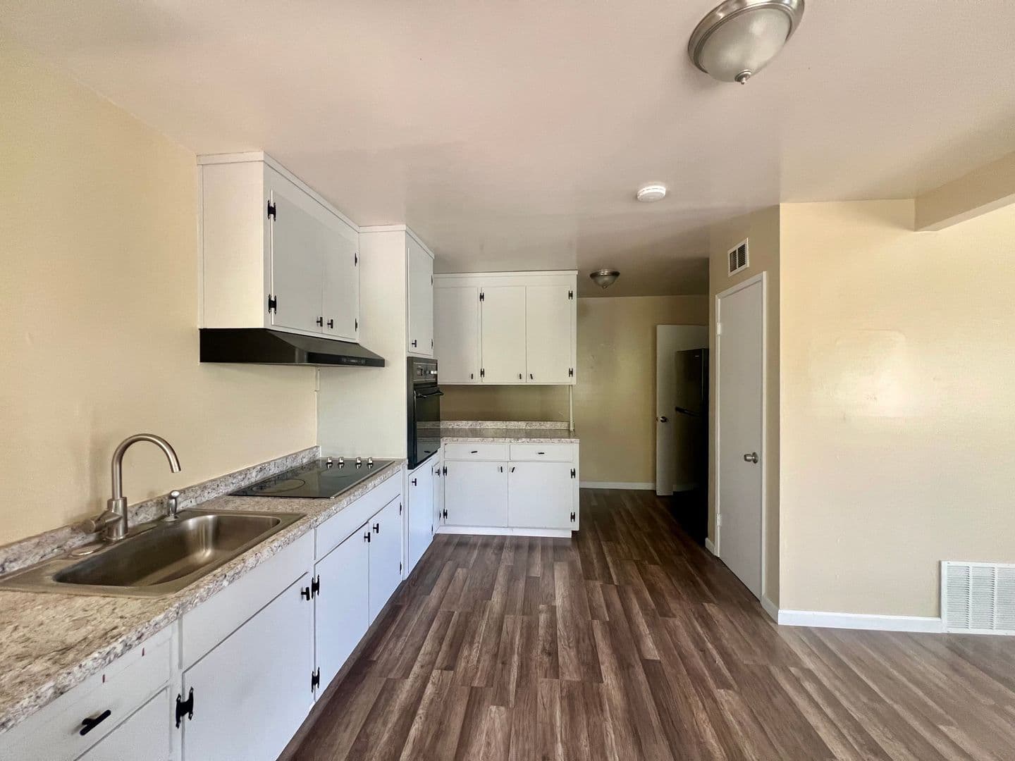 Santa Clara Multiplex: 2541-2543 Monticello Way