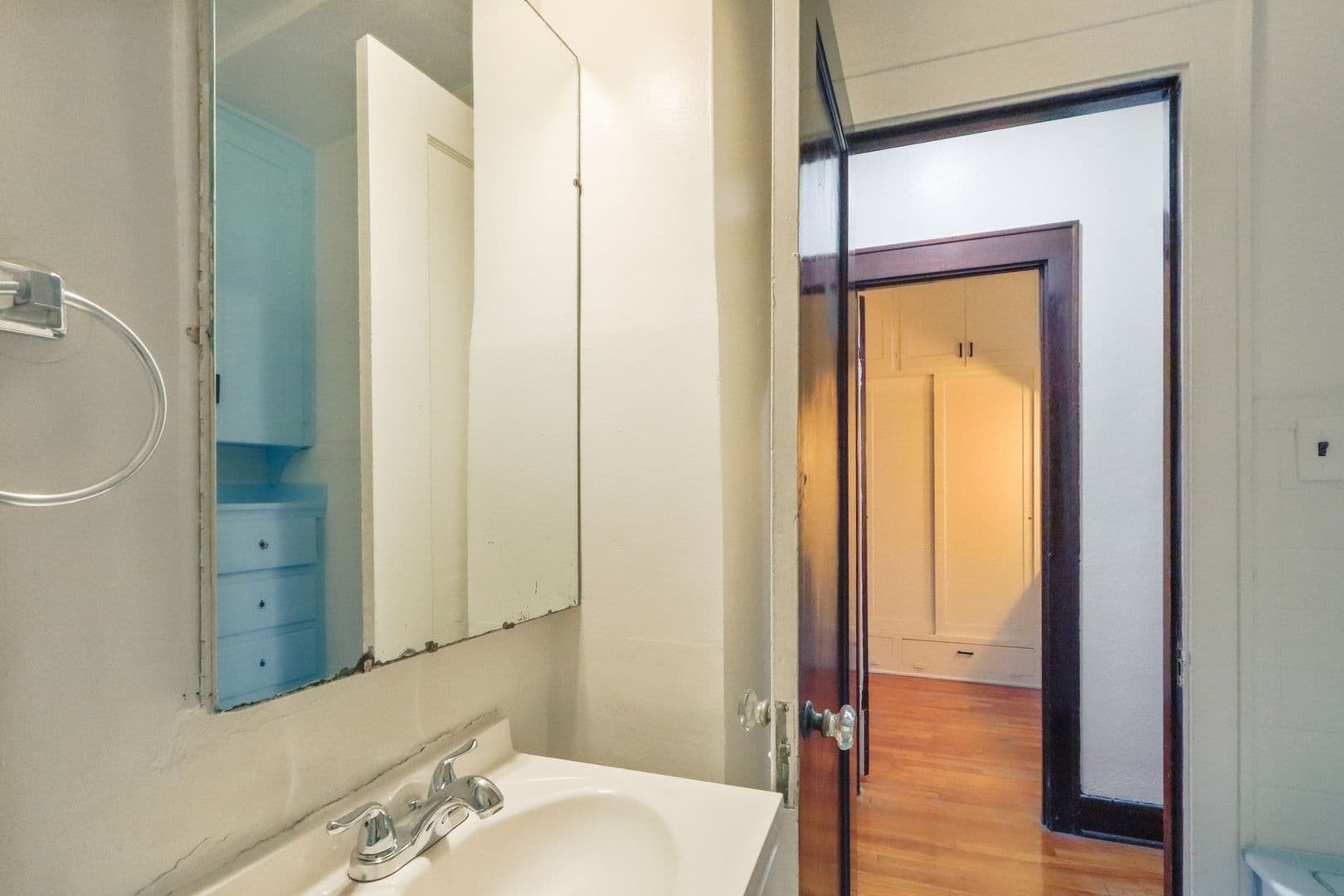Long Beach Condo: 360 W Ocean Blvd Unit 706