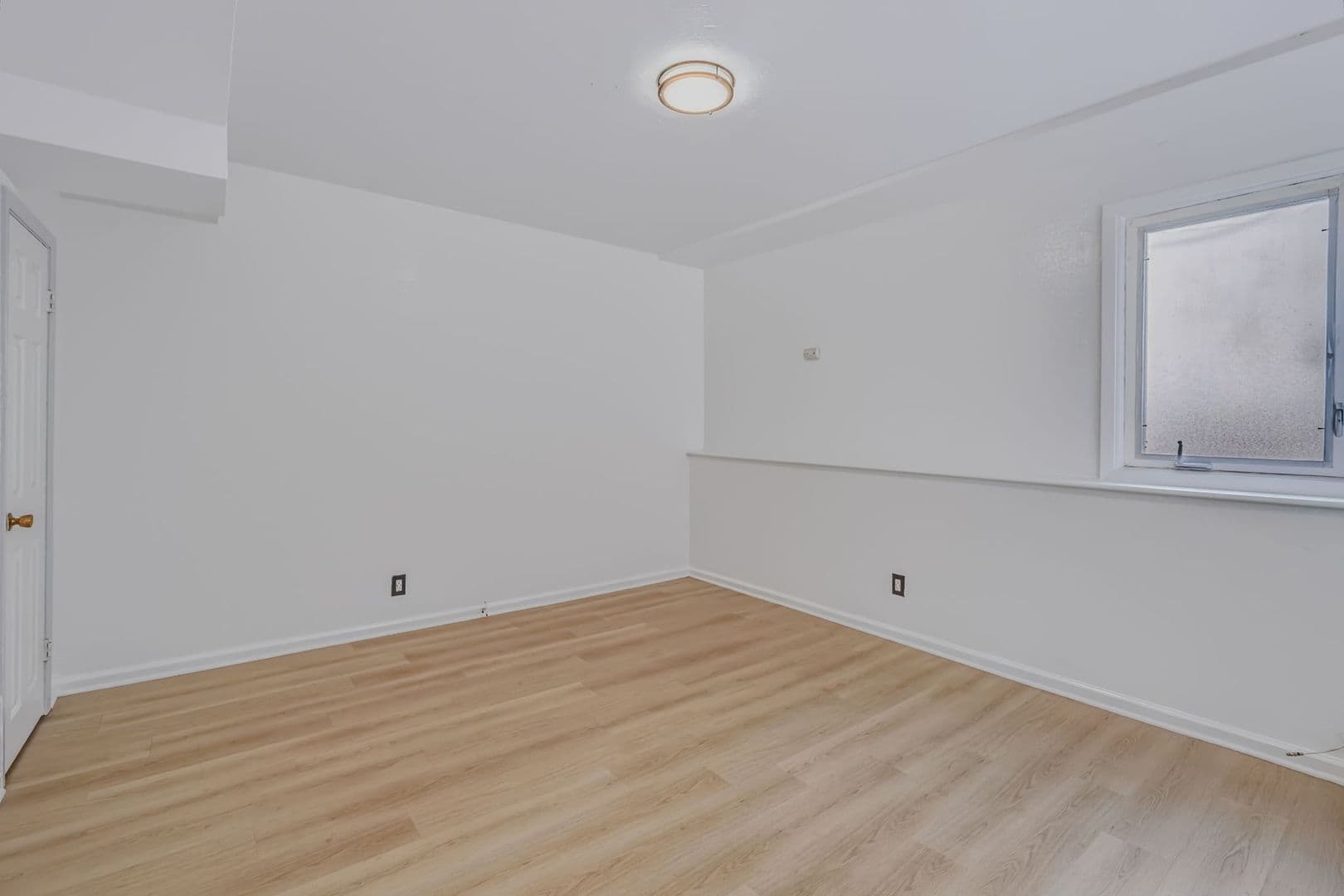 Daly City Apartment: 58 Vale St