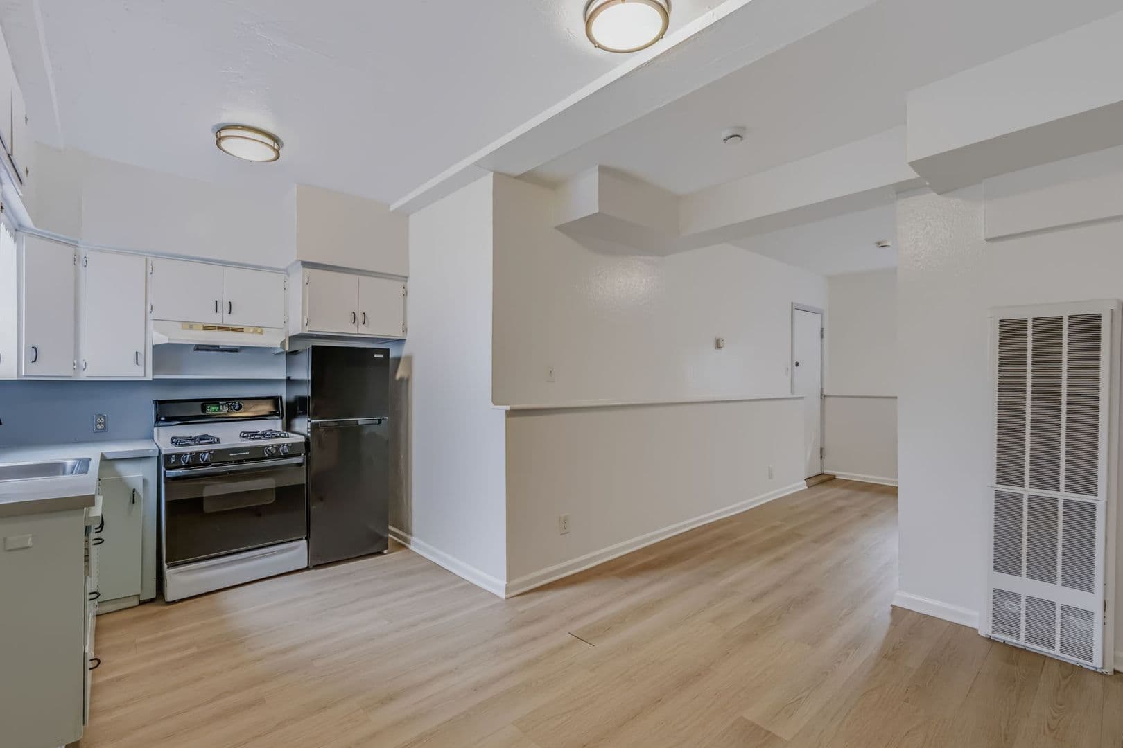 Daly City Apartment: 58 Vale St
